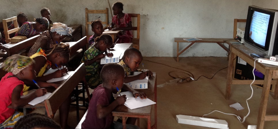 Mathe übers Radio - Schulen in Sierra Leone