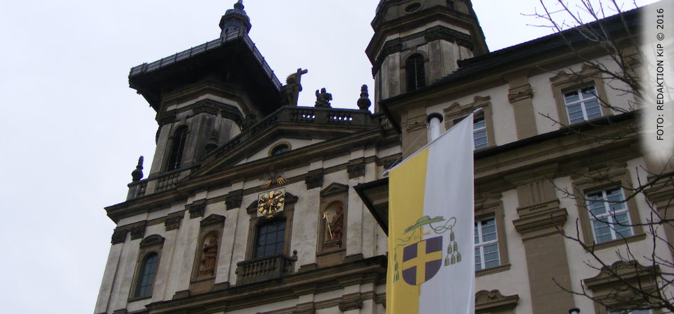 Gegen Fremdenfeindlichkeit - Bischofsversammlung im Kloster Schöntal