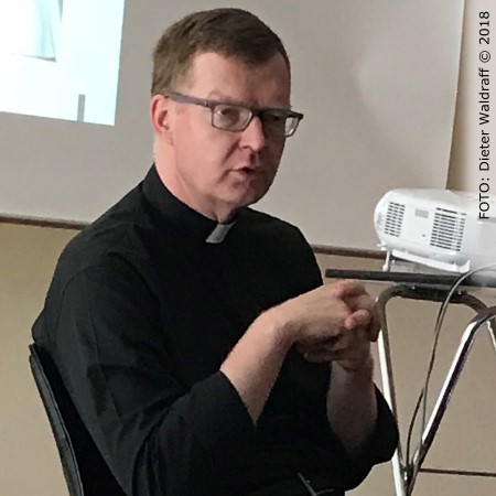 Interview mit Pater Hans Zollner von der päpstlichen Kinderschutz-Kommission